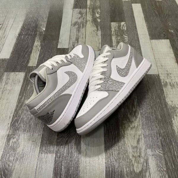 stock Baskets Nike Jordan low pour femmes