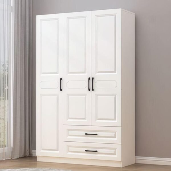 Armoire à 3 battante